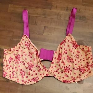 38DDD Victoria Secret Bra